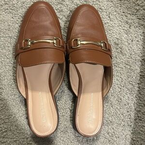 Bcbg flats!